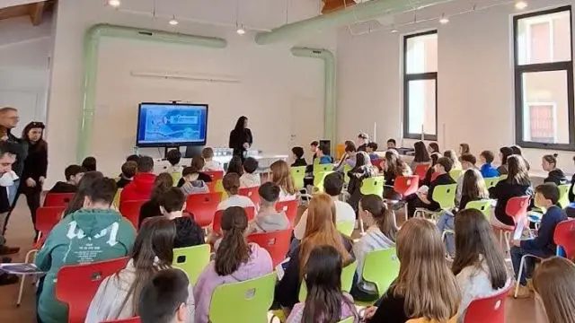 SCUOLA, DA OGGI AUMENTO IN BUSTA PAGA PER GLI INSEGNANTI STATALI IN ALTO ADIGE