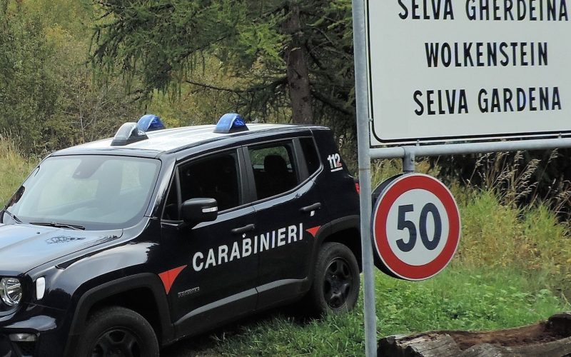 FURTI IN SERIE IN UN SUPERMERCATO DI SELVA DI VAL GARDENA, DUE DENUNCE
