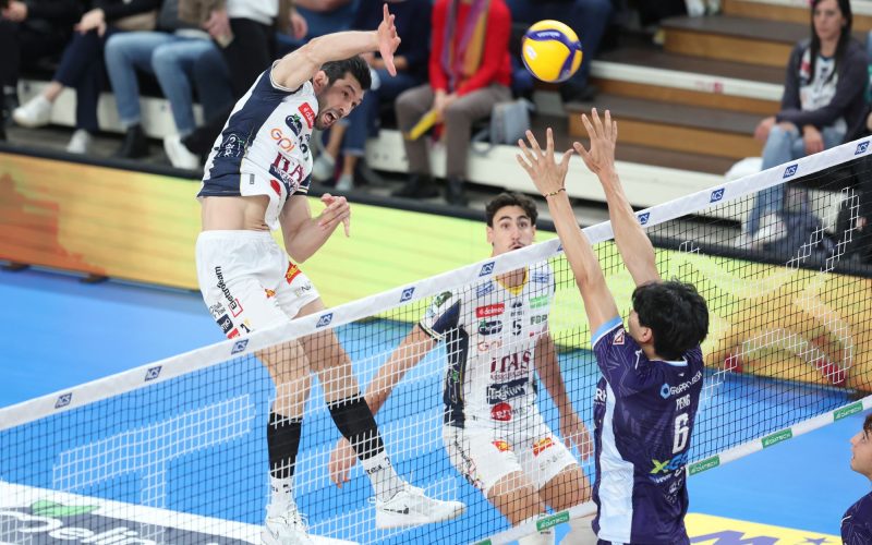 SUPERLEGA, ESORDIO CASALINGO CON 3 PUNTI PER LA TRENTINO VOLLEY
